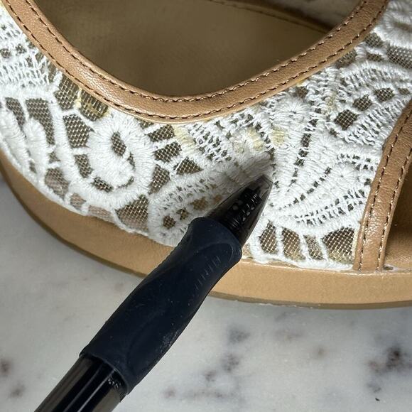 Antonio‎ Melani | Women’s 7.5 | Cream Lace Peep-Toe Heels | Bridal Boho Chic - Picture 10 of 17